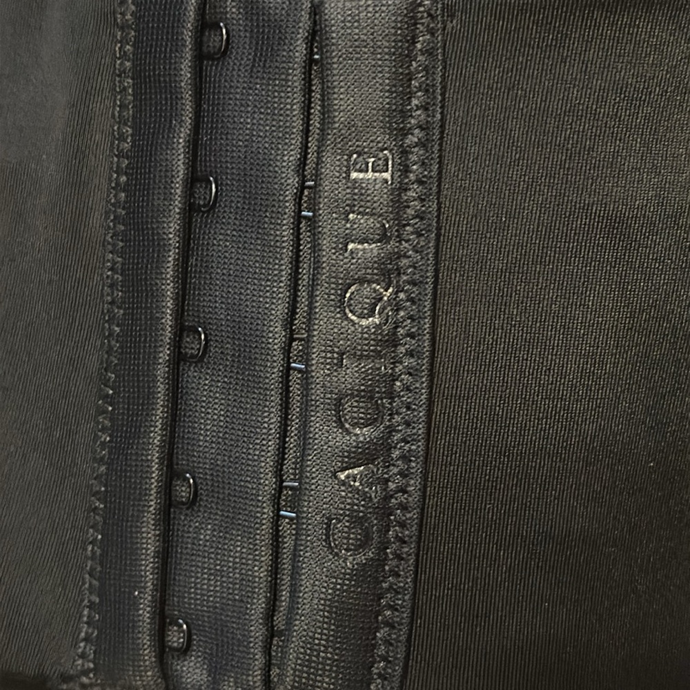 Pretty Cacique black Bra size 46C 5 hook closure multi- way strapless un… - Picture 6 of 8